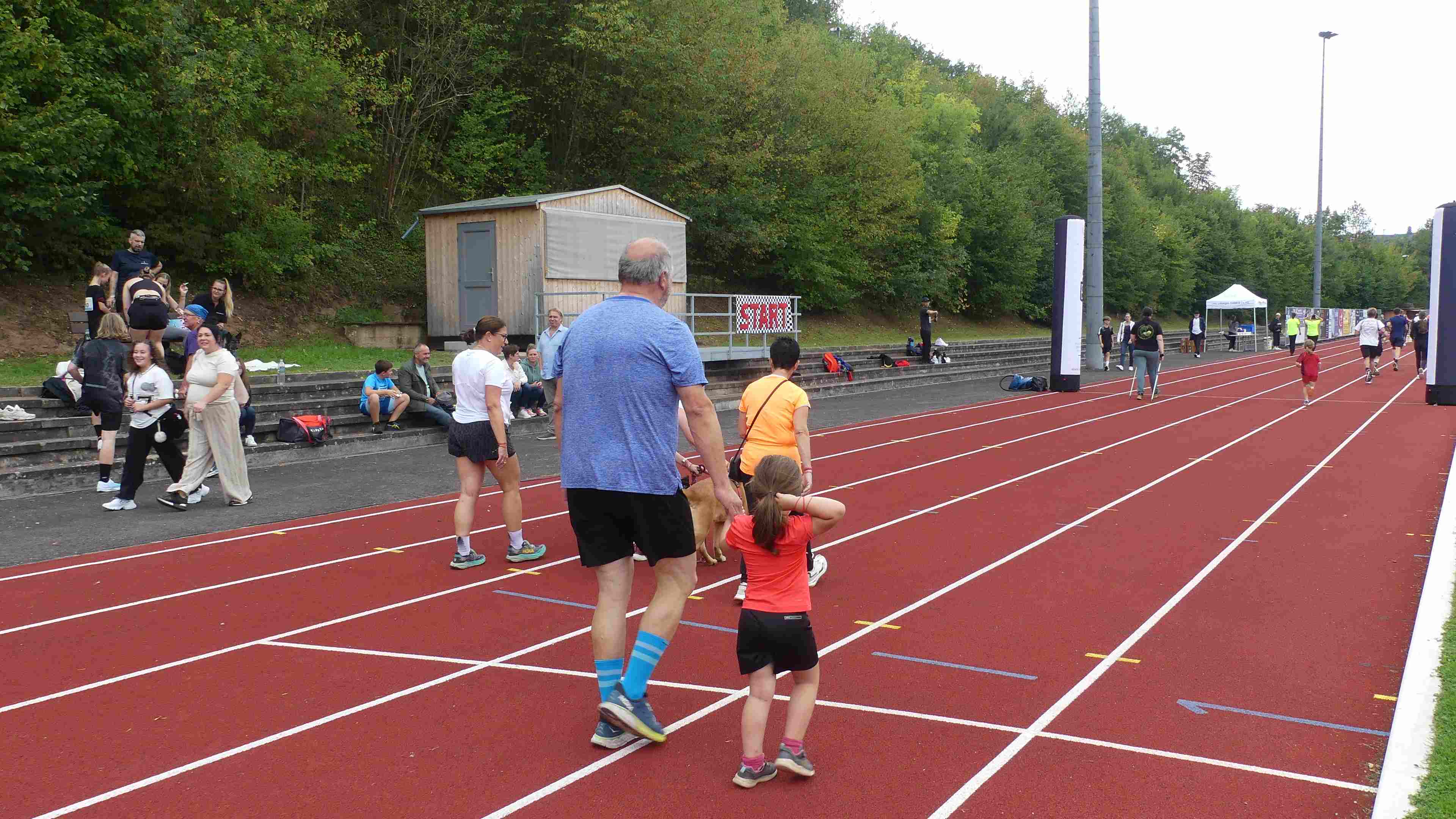 Bild vom 15. Benefizlauf im Jahr 2025. Dies ist das 216. Bild.